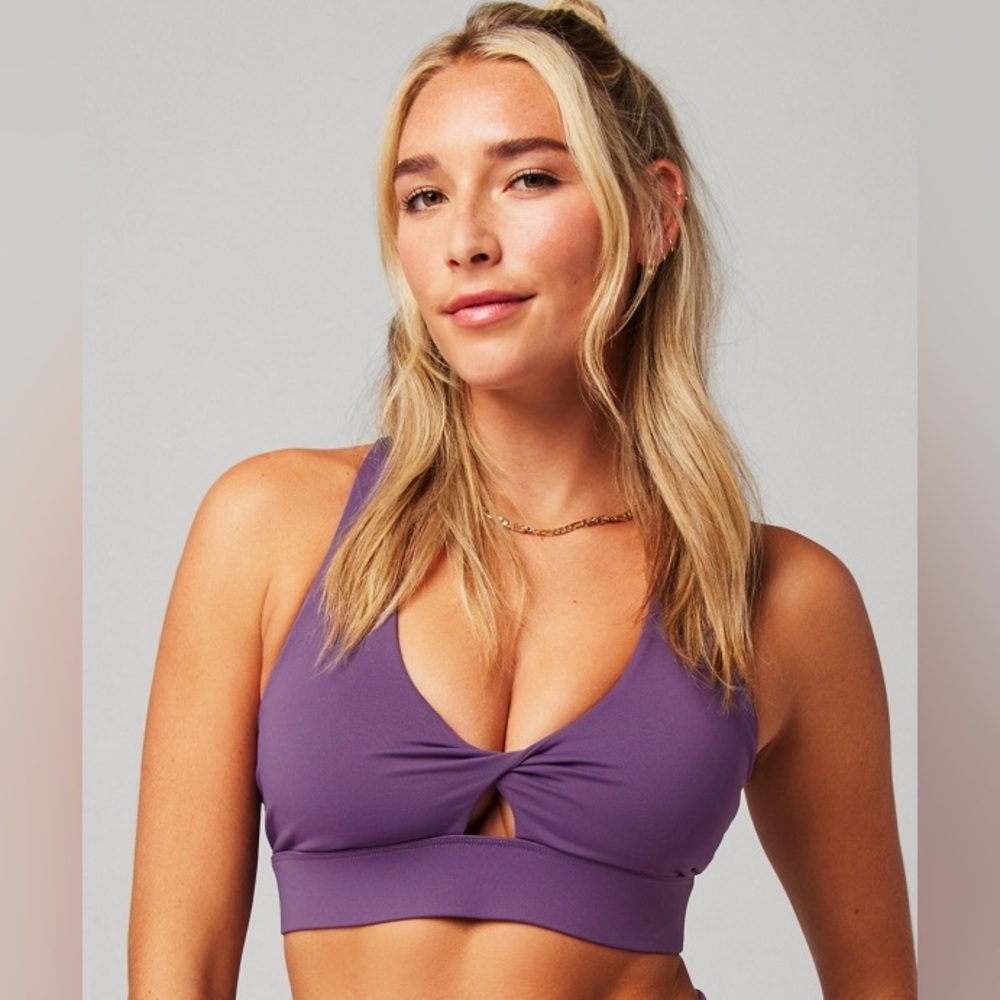 Fabletics. Oasis Twist Medium Impact Sports Bra.